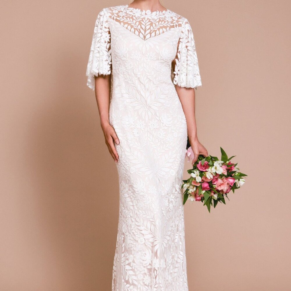 NWT Tadashi Shoji Flutter Sleeve Openback Lace Wedding Dress